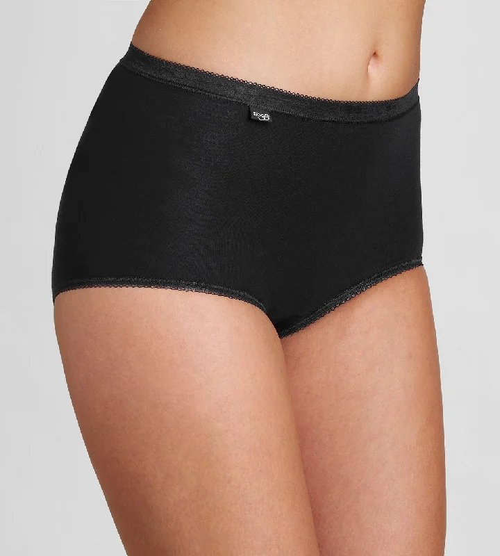 seamless panties with a concealed waistband and moisture-wicking finish for all-day wearsloggi Basic+ Maxi 10005037 0004 BLACK