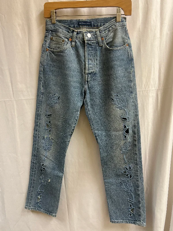 Women's Jodhpurs with V-Shaped HemJeans Relaxed/boyfriend By Levis  Size: 2